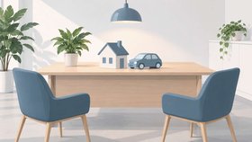 Illustration av ett ljust rådgivningsrum med modeller av ett hus och en bil på ett skrivbord
